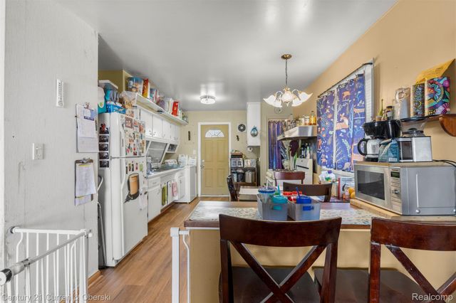 8075 William Street, Taylor, MI 48180