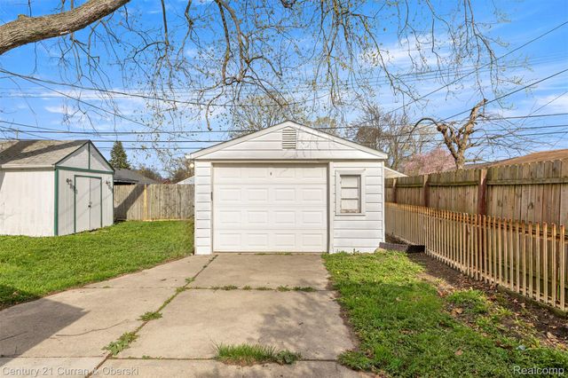 8075 William Street, Taylor, MI 48180