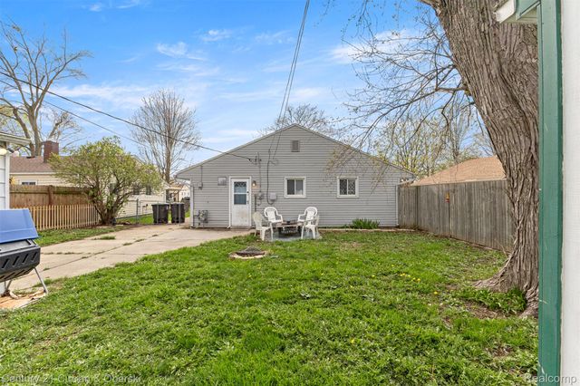 8075 William Street, Taylor, MI 48180