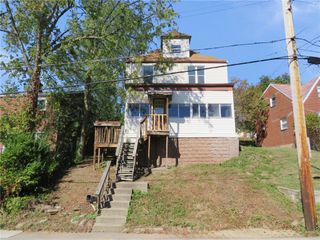 66 Lakewood Ave, West View, PA 15229