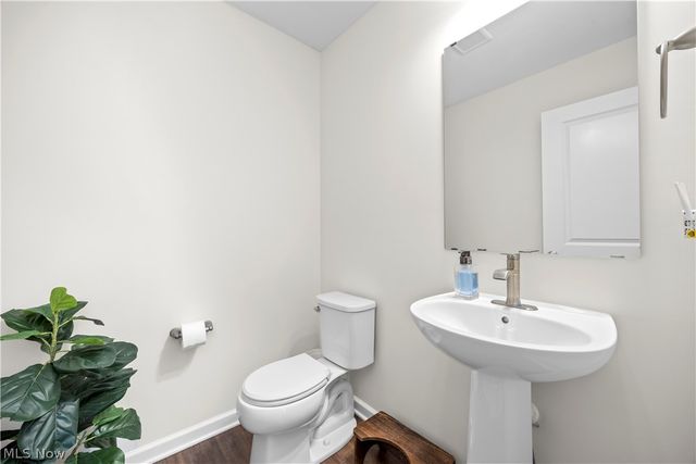 6034 Conneaut Light, Vermilion, OH 44089