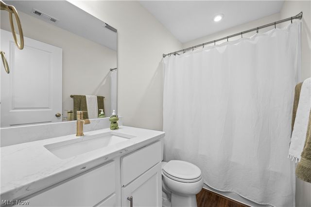 6034 Conneaut Light, Vermilion, OH 44089