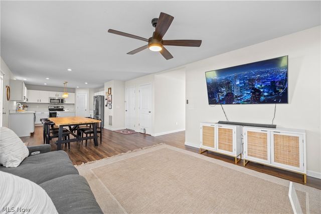 6034 Conneaut Light, Vermilion, OH 44089