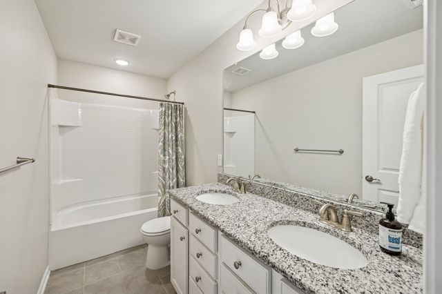 2910 Hen Brook Dr, Columbia, TN 38401