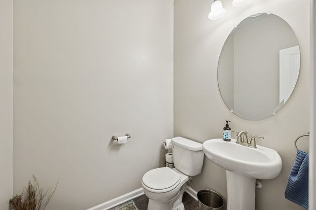 2910 Hen Brook Dr, Columbia, TN 38401