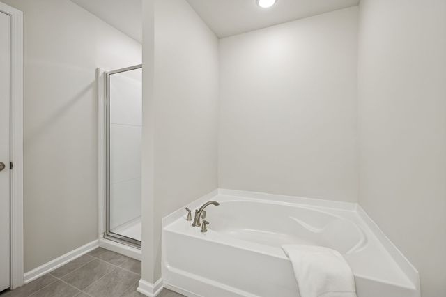 2910 Hen Brook Dr, Columbia, TN 38401