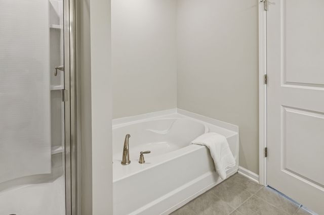 2910 Hen Brook Dr, Columbia, TN 38401