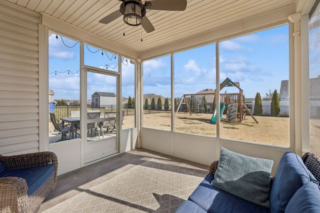 2910 Hen Brook Dr, Columbia, TN 38401