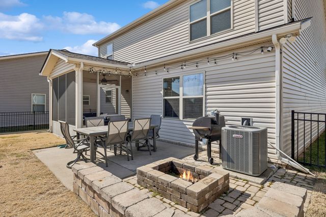 2910 Hen Brook Dr, Columbia, TN 38401