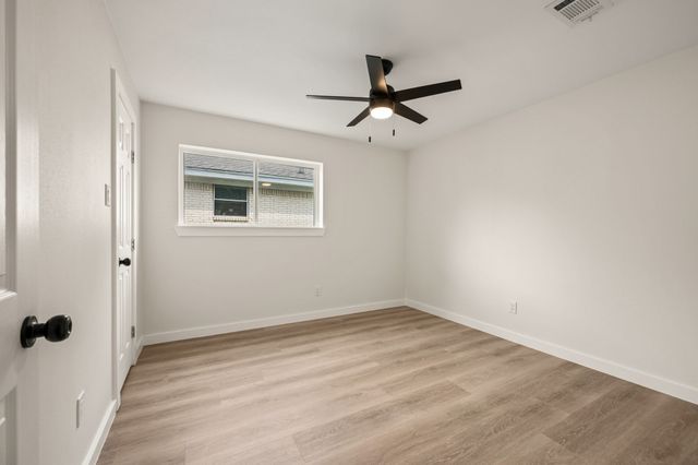 1724 Westridge Drive, Hurst, TX 76054