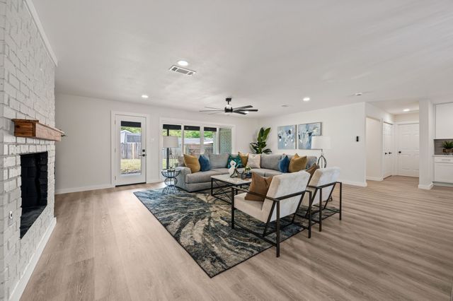 1724 Westridge Drive, Hurst, TX 76054