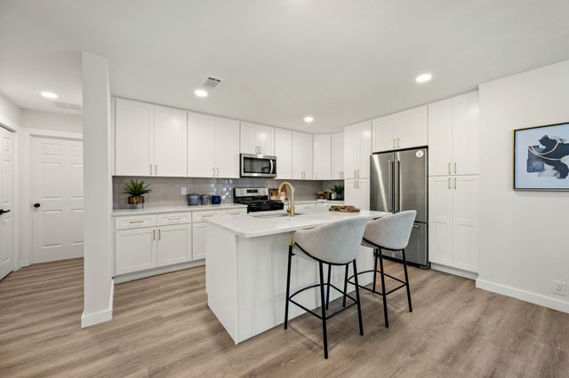 1724 Westridge Drive, Hurst, TX 76054