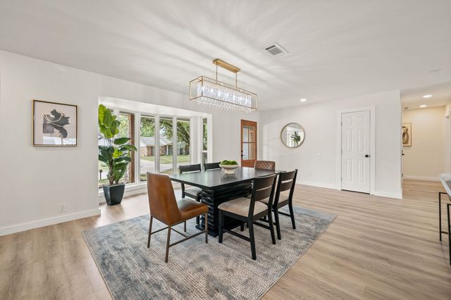 1724 Westridge Drive, Hurst, TX 76054