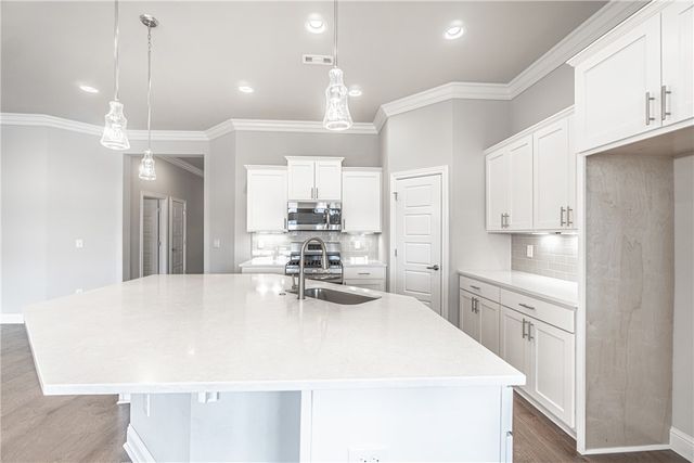 2607 SW Hampton Avenue, Bentonville, AR 72713