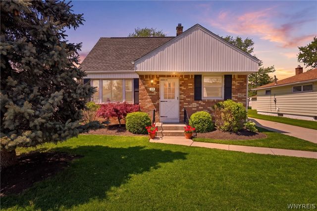 115 Cathedral Lane, Cheektowaga, NY 14225