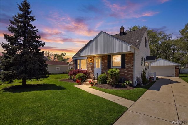 115 Cathedral Lane, Cheektowaga, NY 14225