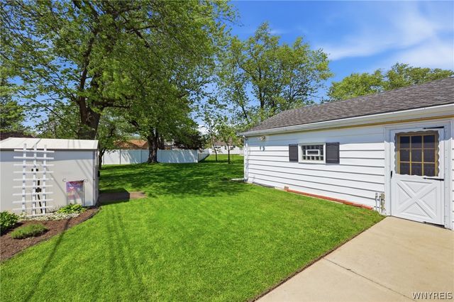 115 Cathedral Lane, Cheektowaga, NY 14225