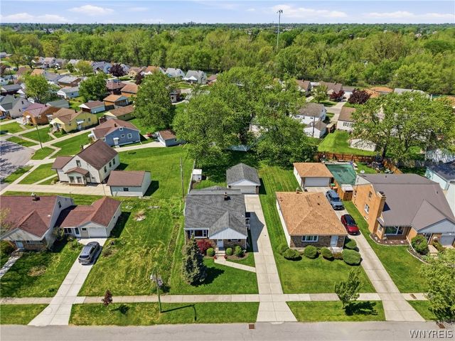 115 Cathedral Lane, Cheektowaga, NY 14225