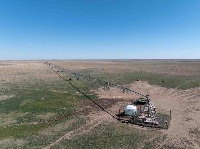 Bourquin Cattle 813 Ac, Follett, TX 79034