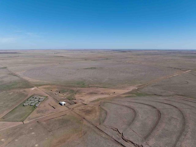 Bourquin Cattle 813 Ac, Follett, TX 79034