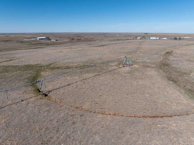 Bourquin Cattle 813 Ac, Follett, TX 79034