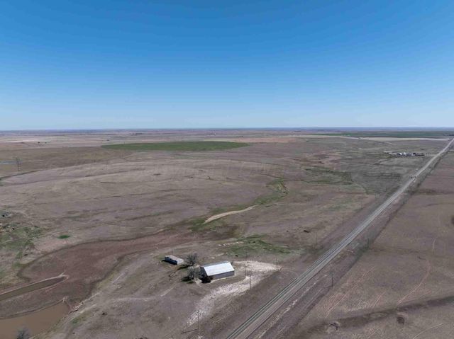 Bourquin Cattle 813 Ac, Follett, TX 79034