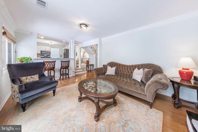 2104 MALEADY DR, Herndon, VA 20170