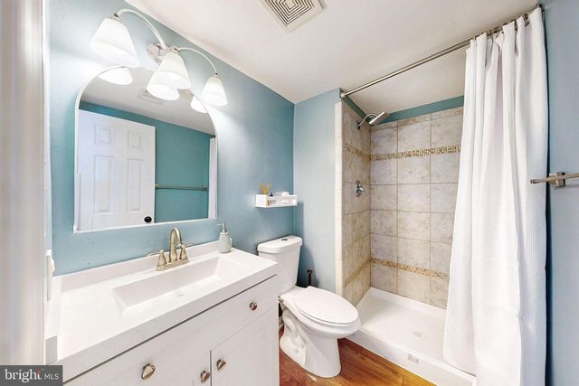 2104 MALEADY DR, Herndon, VA 20170