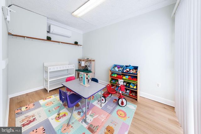 2104 MALEADY DR, Herndon, VA 20170