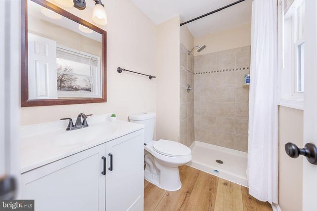 2104 MALEADY DR, Herndon, VA 20170