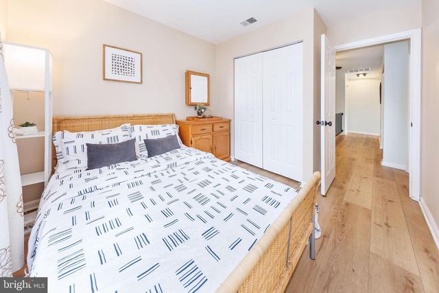 2104 MALEADY DR, Herndon, VA 20170