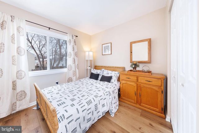 2104 MALEADY DR, Herndon, VA 20170