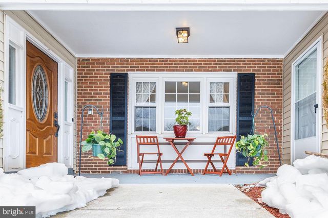 2104 MALEADY DR, Herndon, VA 20170