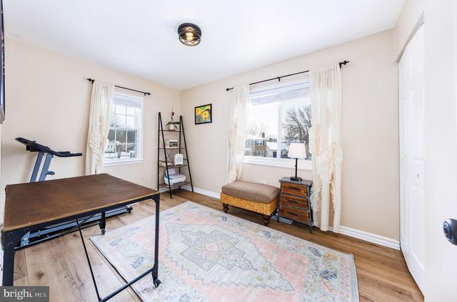 2104 MALEADY DR, Herndon, VA 20170