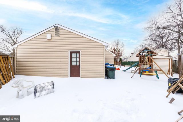 2104 MALEADY DR, Herndon, VA 20170