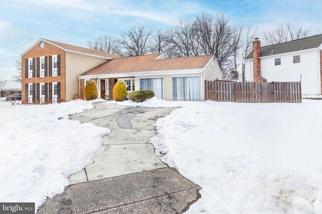 2104 MALEADY DR, Herndon, VA 20170