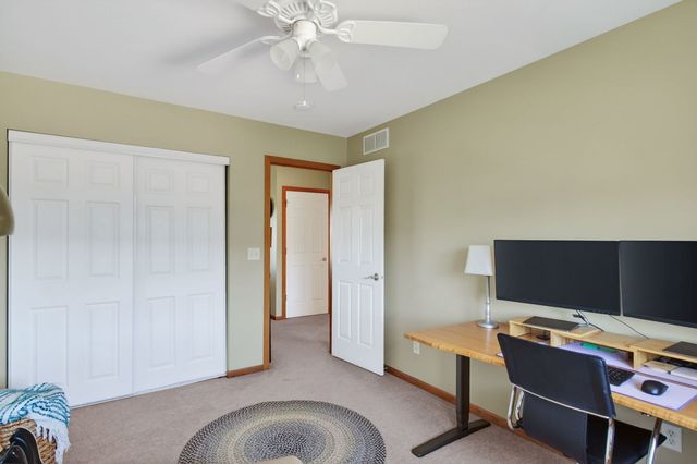 1636 E Lomar Street, Eldridge, IA 52748