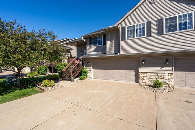 1636 E Lomar Street, Eldridge, IA 52748
