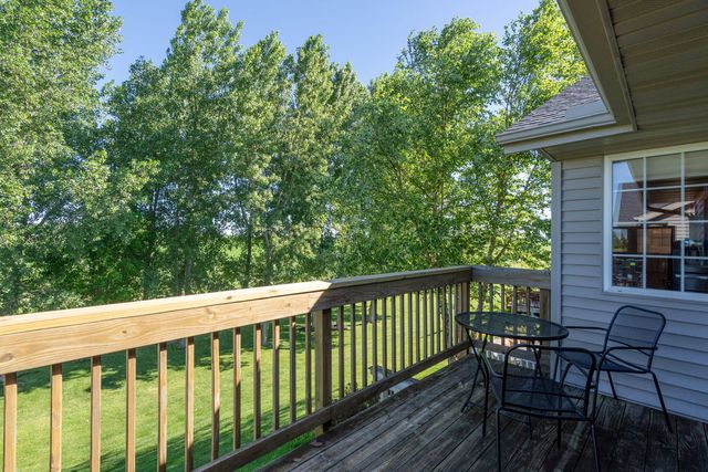 1636 E Lomar Street, Eldridge, IA 52748