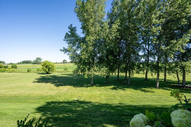 1636 E Lomar Street, Eldridge, IA 52748