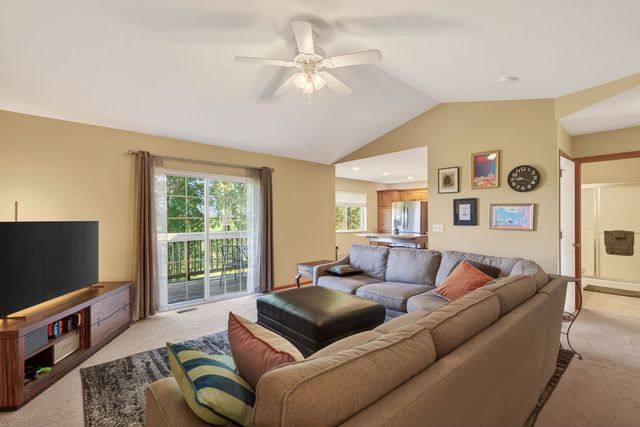 1636 E Lomar Street, Eldridge, IA 52748