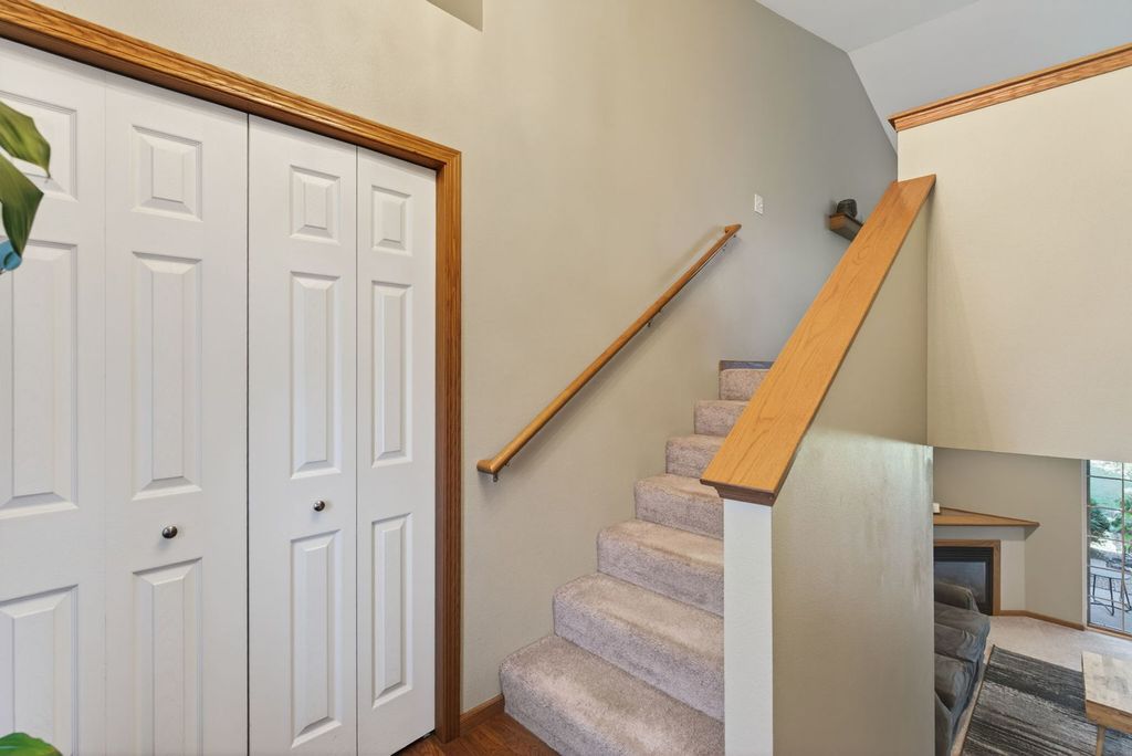 Image 4 of property listing at 1636 E Lomar Street, Eldridge, IA 52748