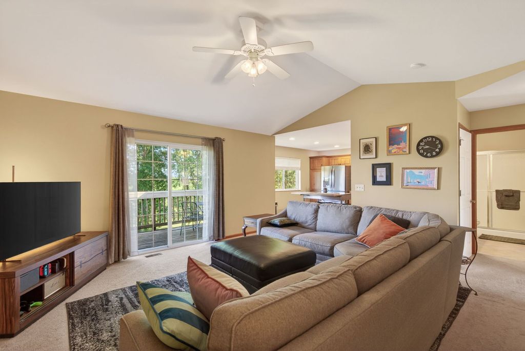 Image 5 of property listing at 1636 E Lomar Street, Eldridge, IA 52748