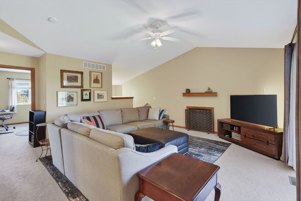 Image 6 of property listing at 1636 E Lomar Street, Eldridge, IA 52748