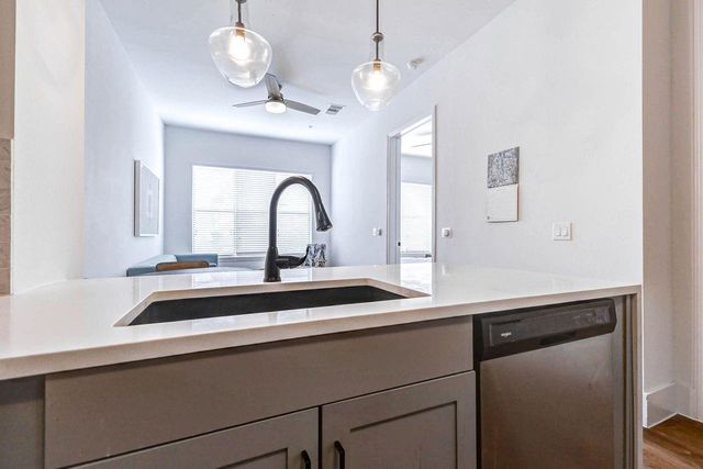 1508 Blodgett Street 405, Houston, TX 77004