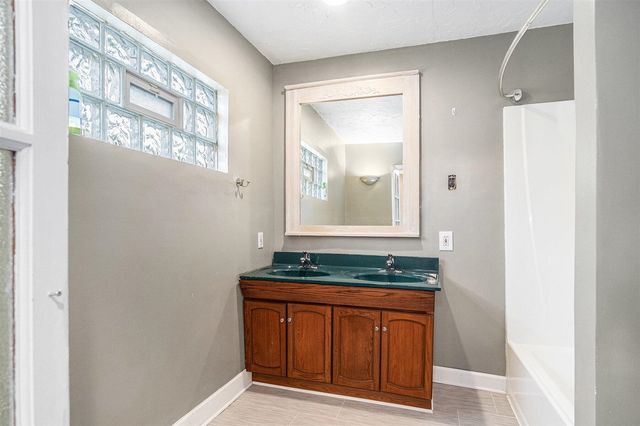 1124 Baldwin Street, Grand Rapids, MI 49506
