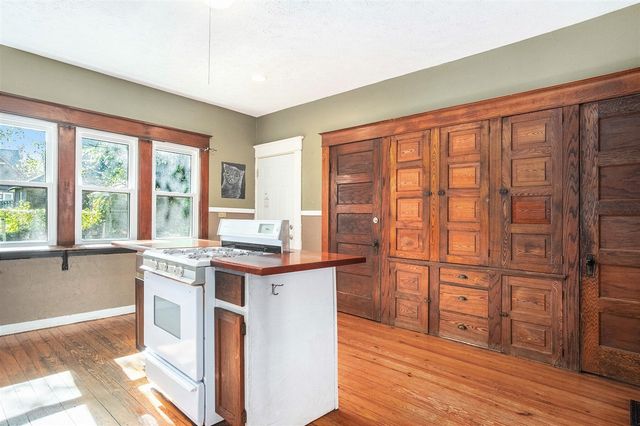 1124 Baldwin Street, Grand Rapids, MI 49506