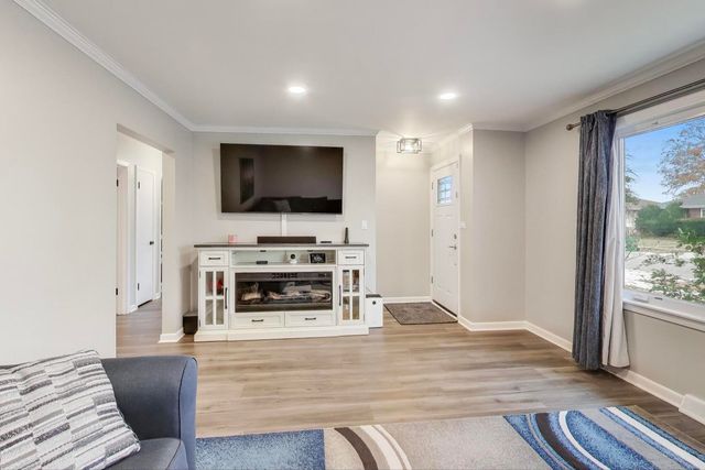 11104 Boeger Court, Westchester, IL 60154