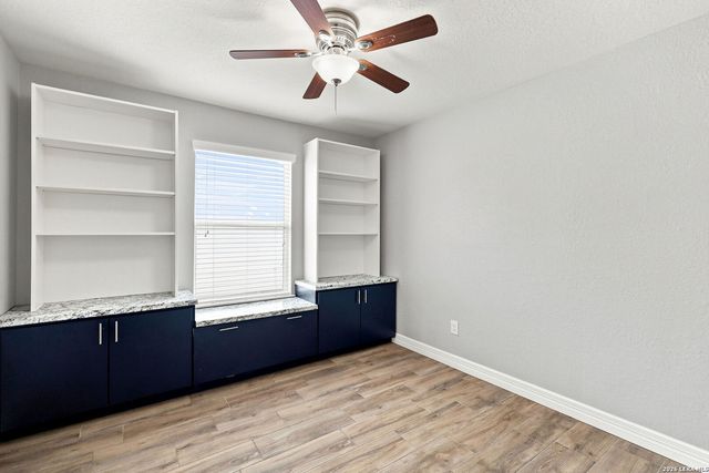 24211 Invitation Oak, San Antonio, TX 78261