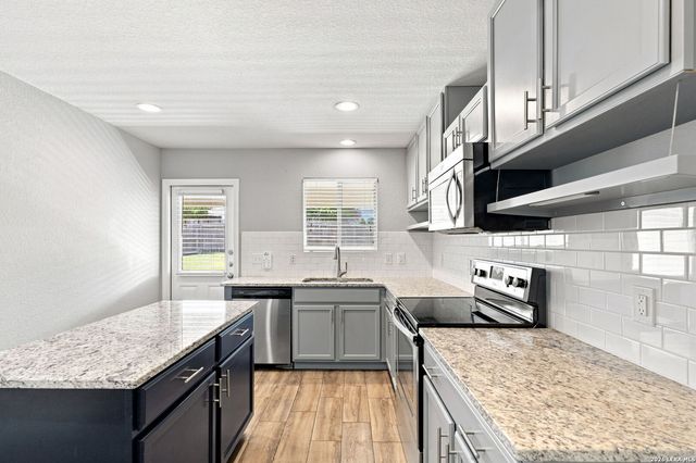 24211 Invitation Oak, San Antonio, TX 78261